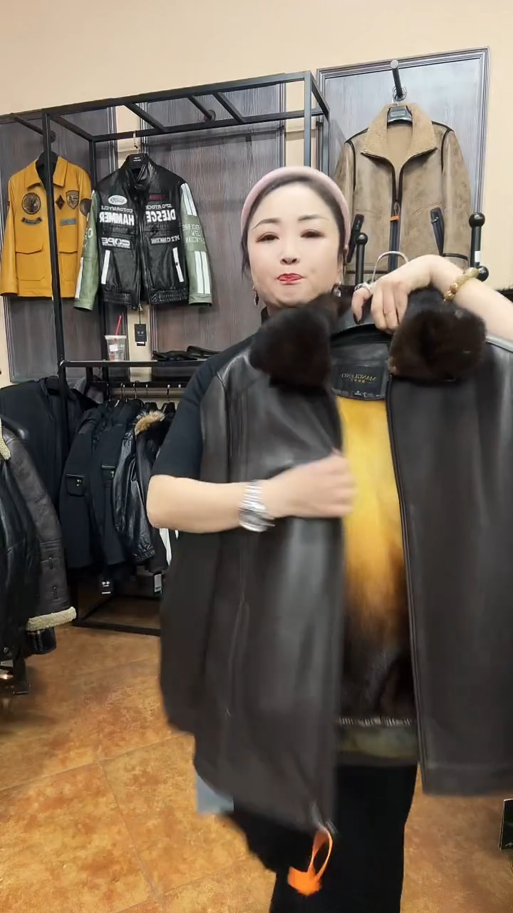 羊皮羊皮  1160-170斤 棕色 56码