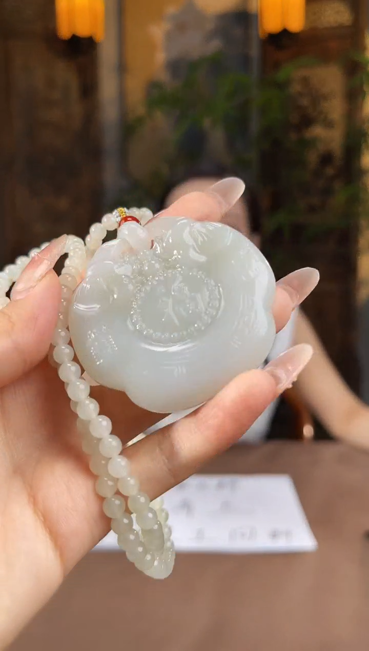 和田玉未镶嵌颈饰和田玉未镶嵌颈饰B558