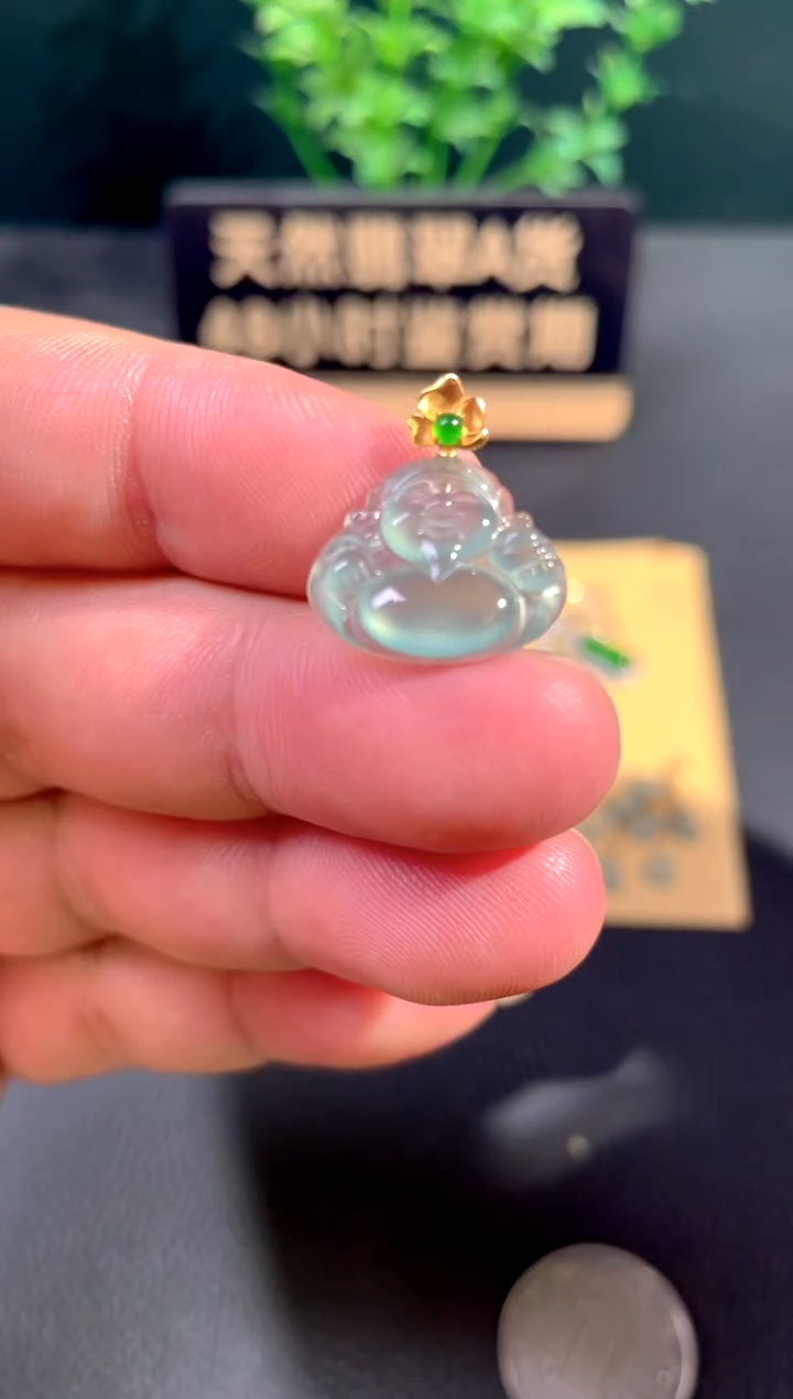 颈饰18K金镶嵌翡翠翡翠