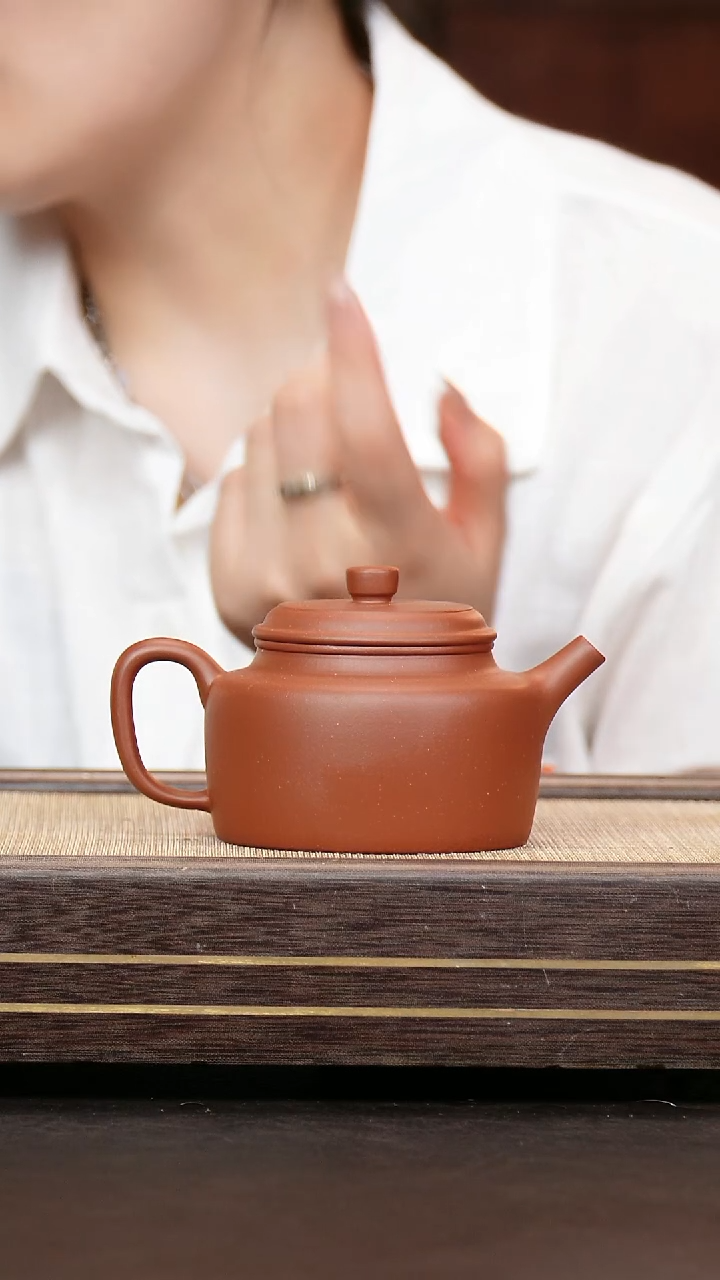 茶壶紫砂红皮龙  紫泥  德中壶 