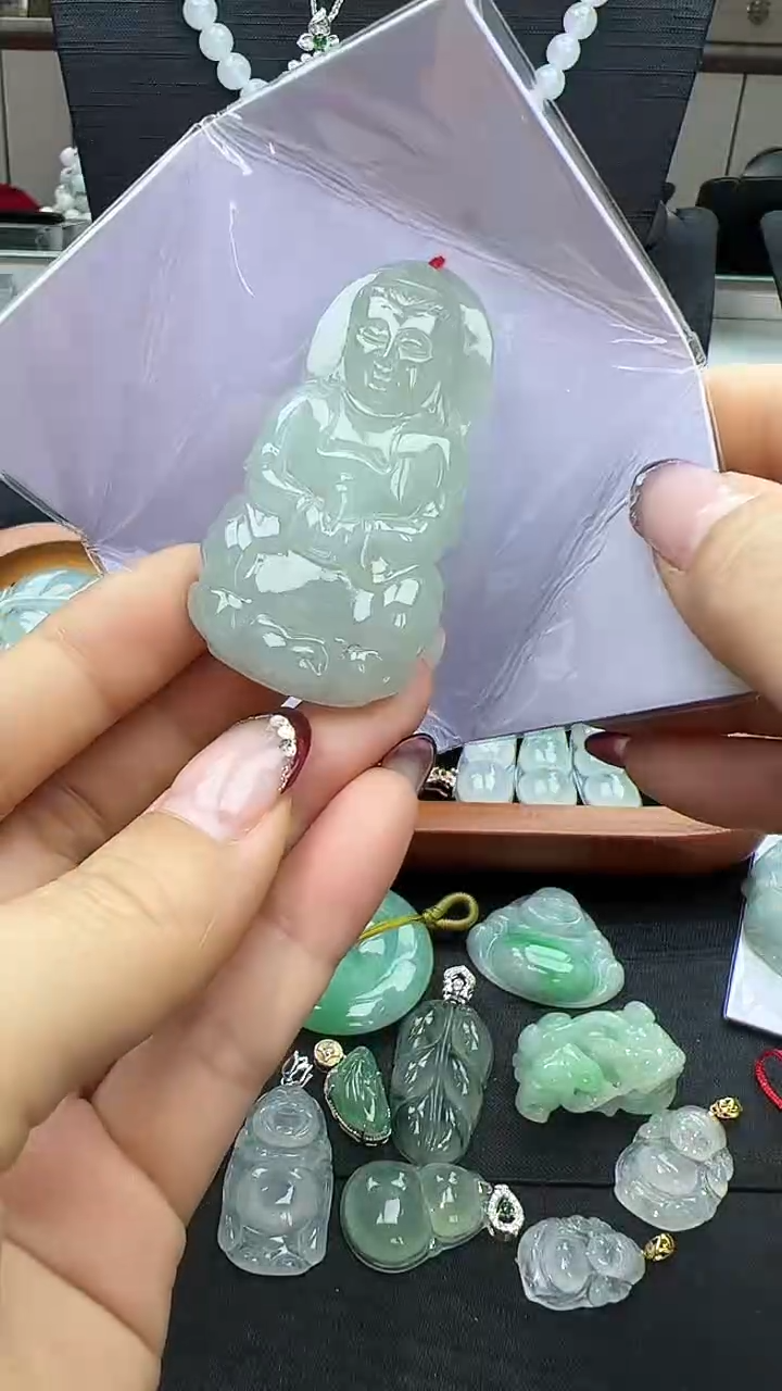 【闪购商品】翡翠颈饰未镶嵌观音