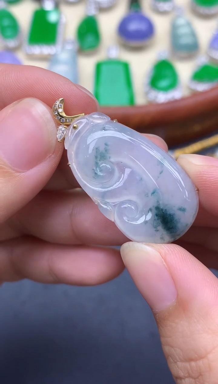 颈饰18K金镶嵌翡翠320-中国好珍宝