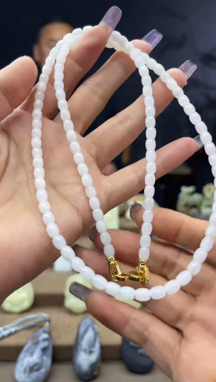 颈饰未镶嵌和田玉1