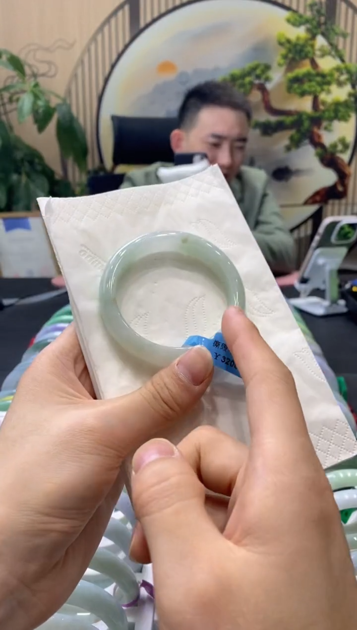 【闪购商品】翡翠手镯未镶嵌000014472