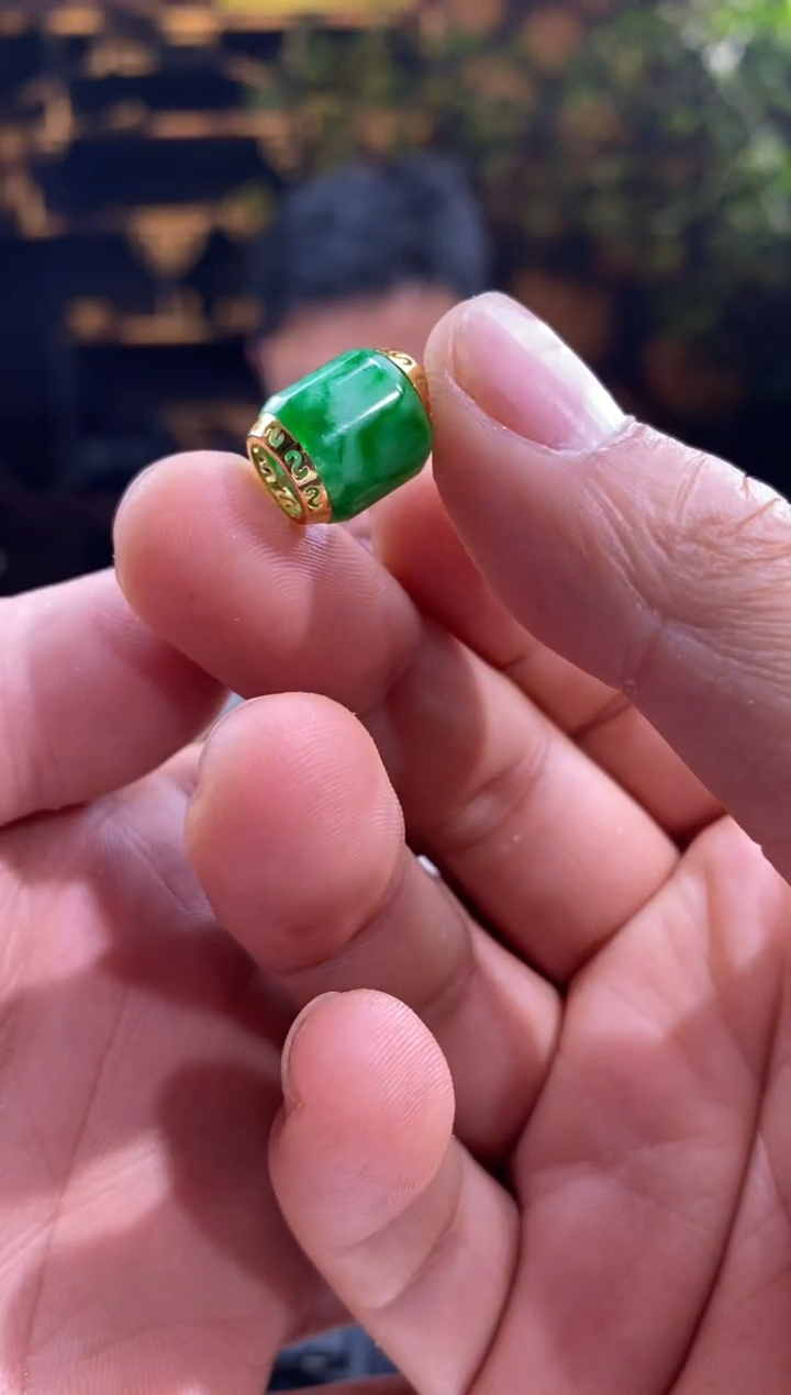 【闪购商品】翡翠吊坠(不含链)18K金镶嵌k0087天然翡翠a货