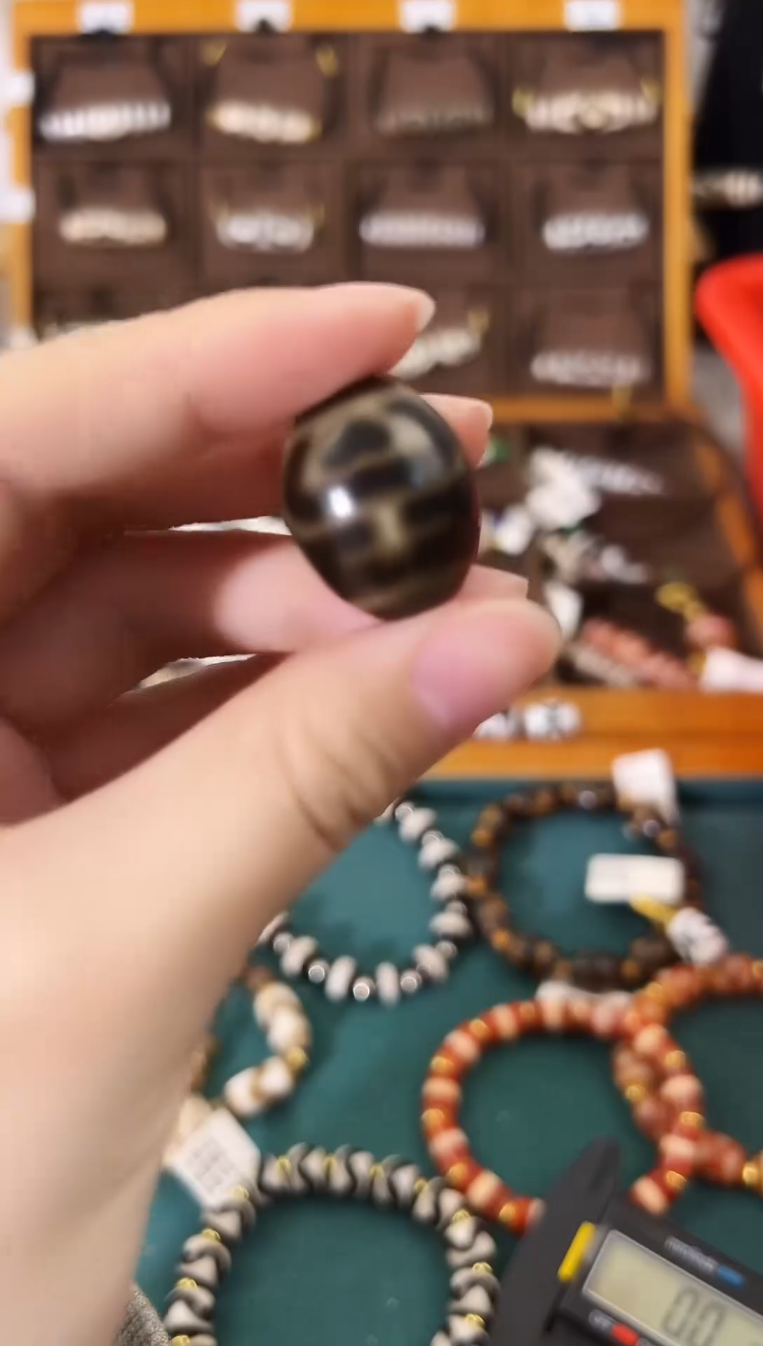 玛瑙/玉髓（覆膜）颈饰未镶嵌16微瑕