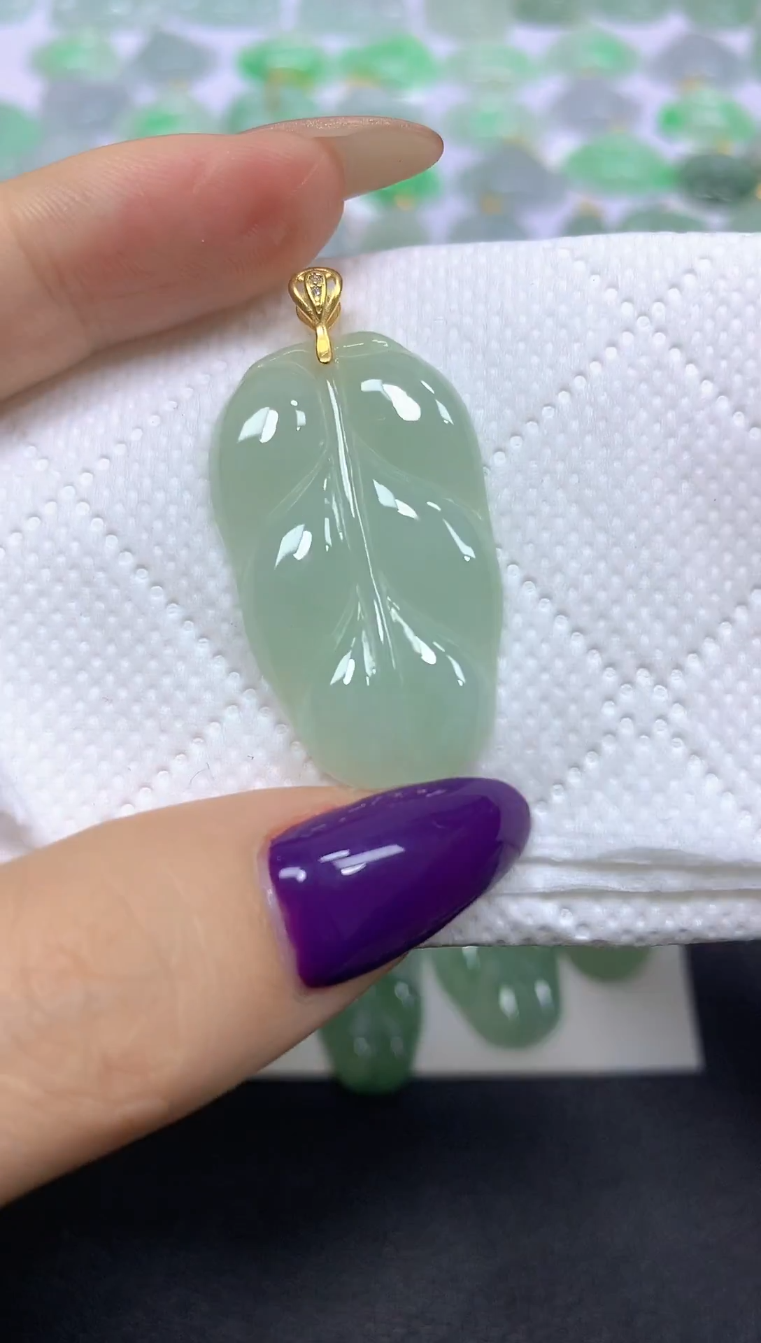 颈饰未镶嵌翡翠 