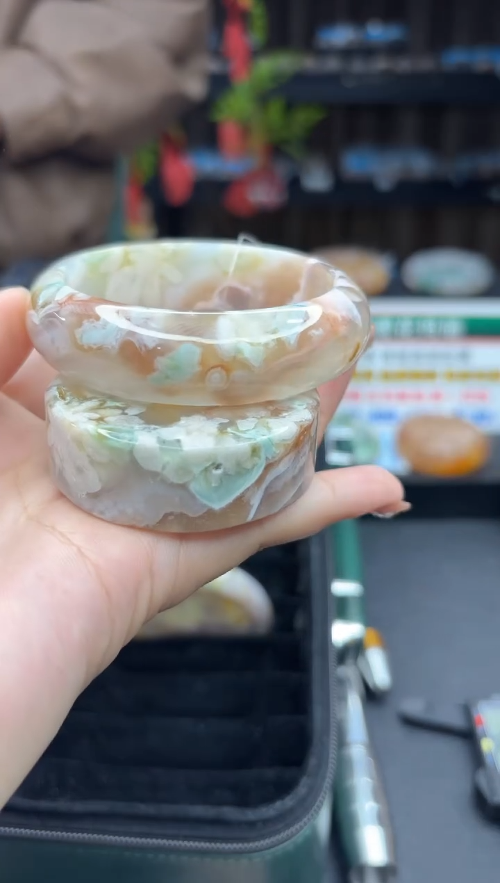 【闪购商品】石英质玉手镯未镶嵌218（56圈赠送镯心）