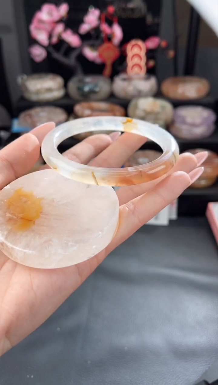 【闪购商品】石英质玉手镯合金62