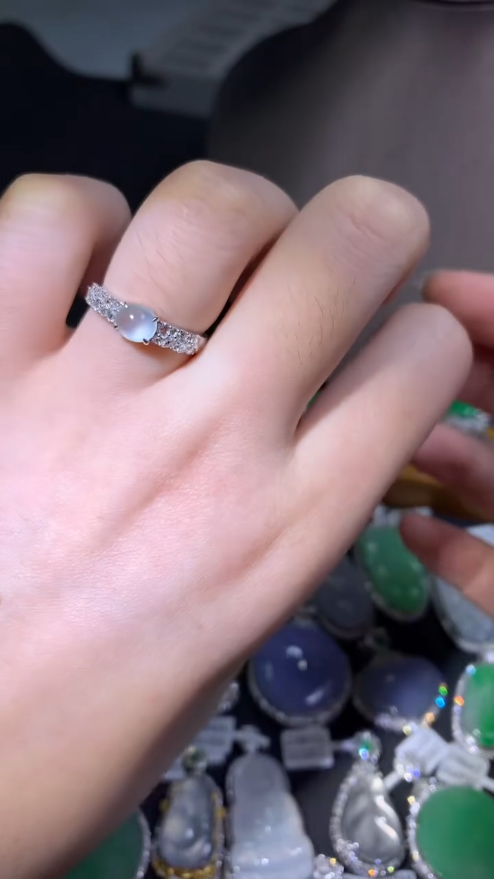 吊坠(不含链)18K金镶嵌翡翠戒指