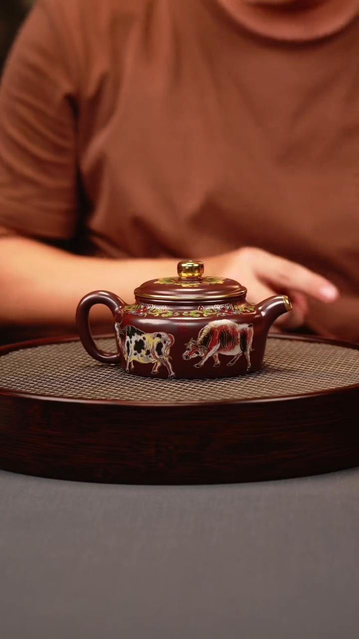 茶壶紫砂石红 德中 五牛珐琅彩