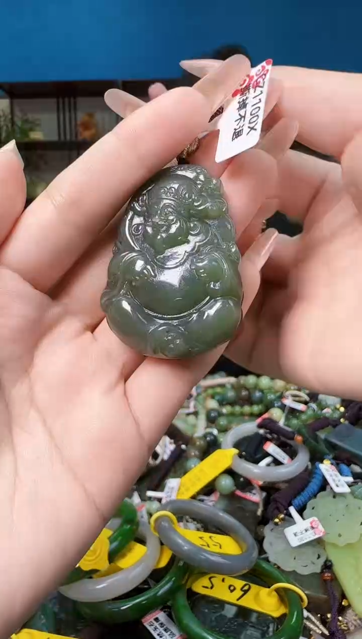 颈饰未镶嵌和田玉多样性发一