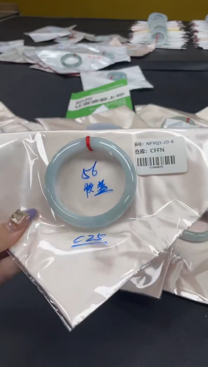 未镶嵌手镯翡翠翡翠手镯