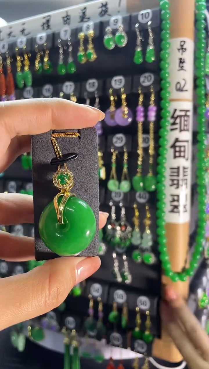 【闪购商品】翡翠耳饰银S925镶嵌244...