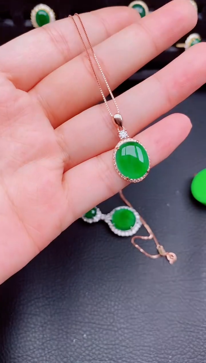 【闪购商品】翡翠颈饰银S925镶嵌天然a货翡翠260