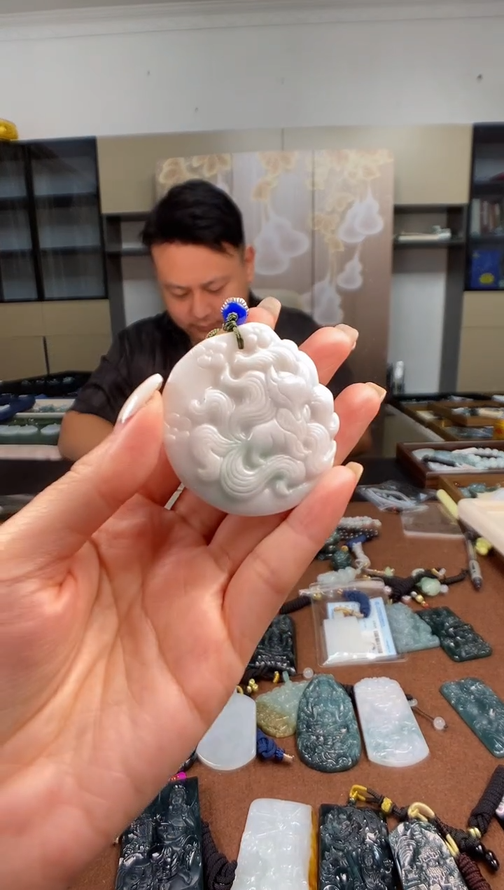 颈饰未镶嵌翡翠多样性发其一