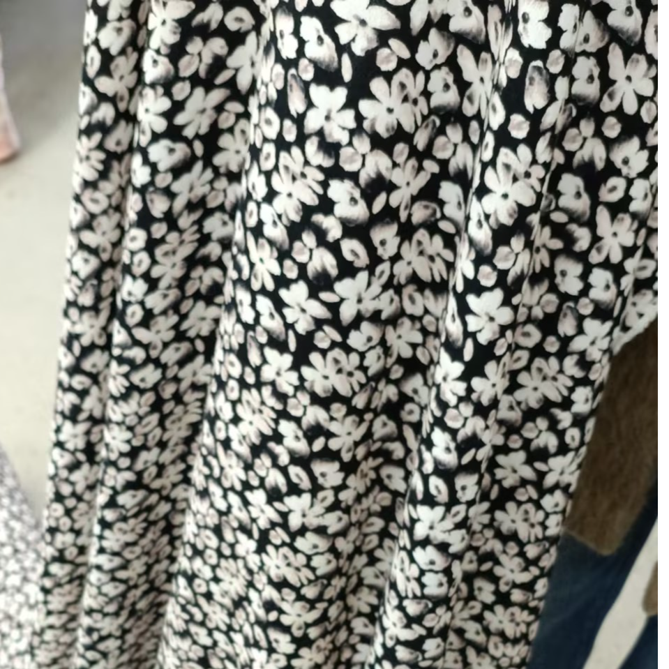 植物纤维面料 蝴蝶花图案 衬衫连衣裙布料 幅宽135cm