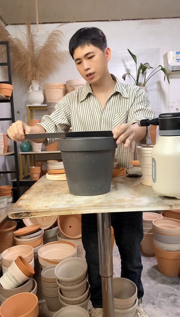 瑕疵无售后21*20黑陶国际 1盆无托