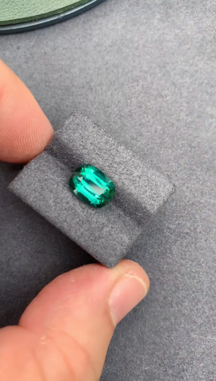 【闪购商品】碧玺裸石未镶嵌3.6ct拉贡碧玺