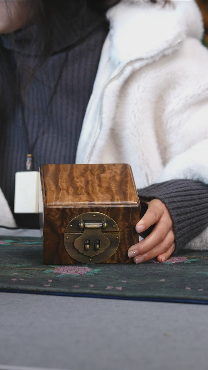 【闪购商品】乌木类家具金丝楠古沉一木一器小方盒