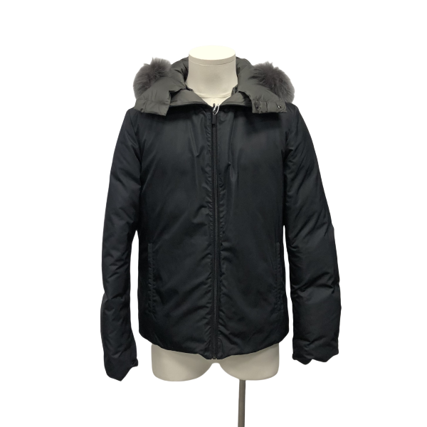 妃鱼/芬迪/聚酯纤维/羽绒服/95新/马0124