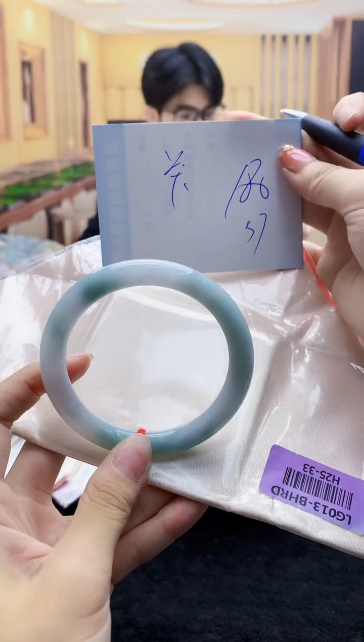 【闪购商品】翡翠手镯未镶嵌    H25-33