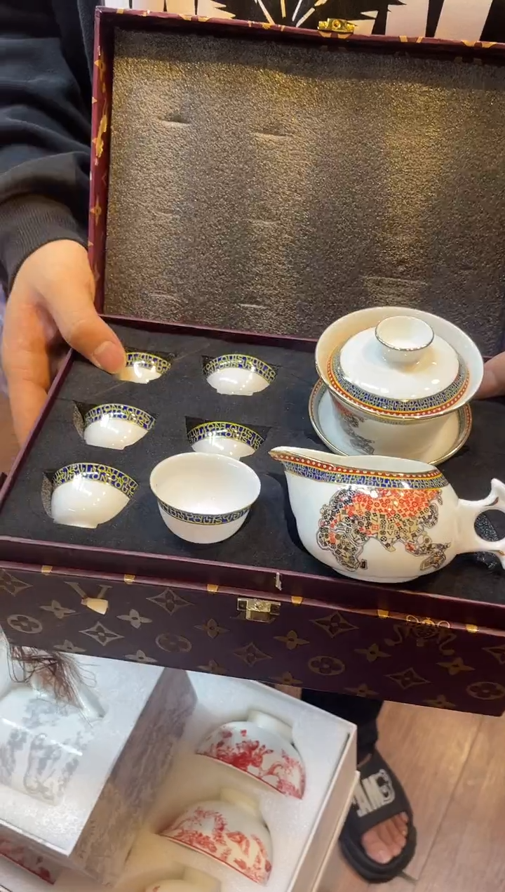 杯鸿辉家品牌瓷器，京东包邮！