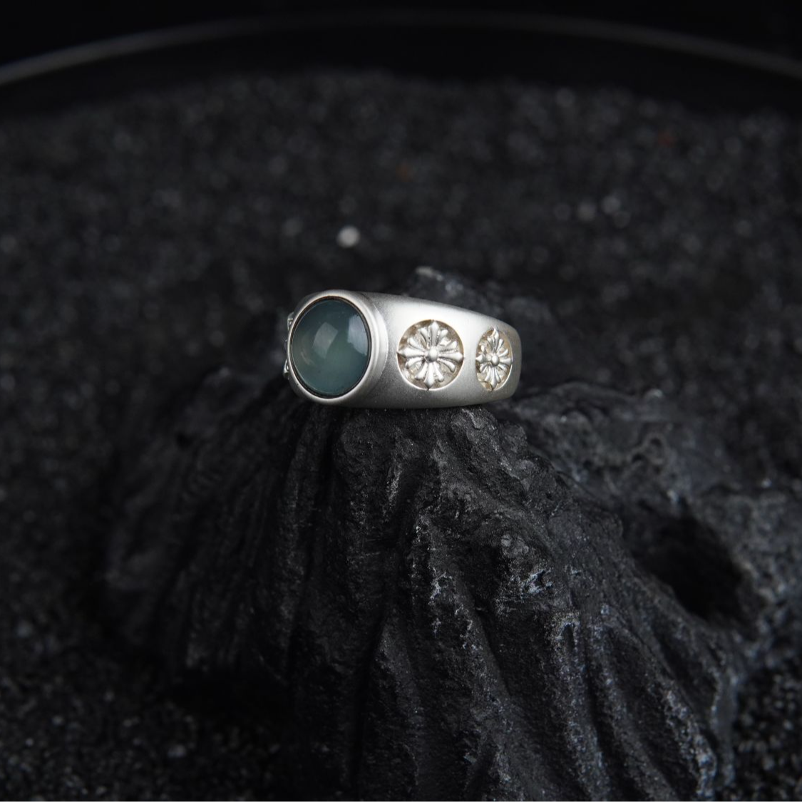 花域 Floral Realm 银艺花饰冰蓝翡翠戒指 原创设计款 老五翡翠