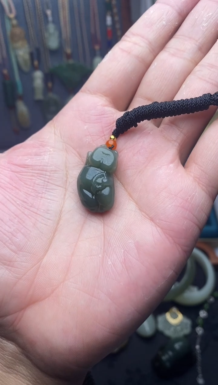 颈饰未镶嵌和田玉1