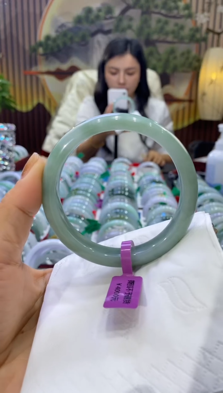 【闪购商品】翡翠手镯未镶嵌多人09836