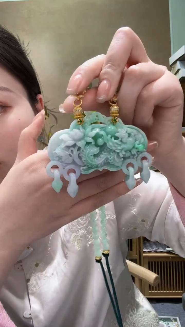 【闪购商品】翡翠颈饰未镶嵌吊坠