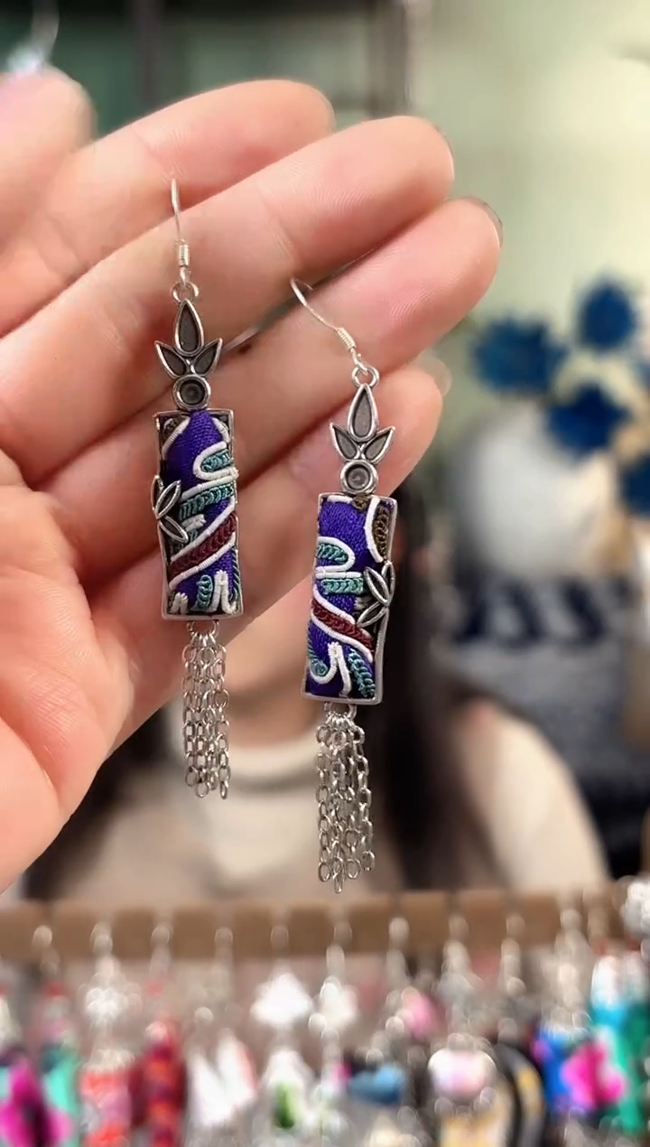 彩云南阁非遗老绣饰品744*