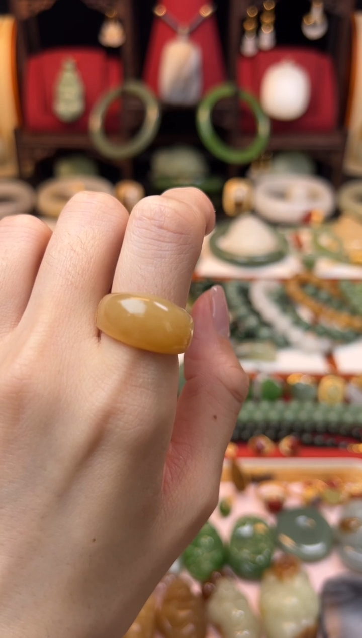 【闪购商品】和田玉戒指18K金镶嵌1