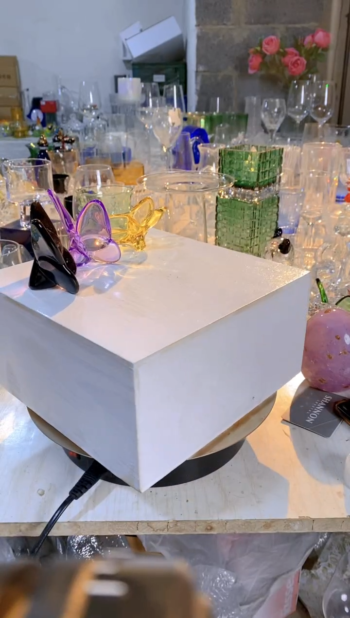 【闪购商品】人造水晶橘色带白色条纹装饰的年度大鸟