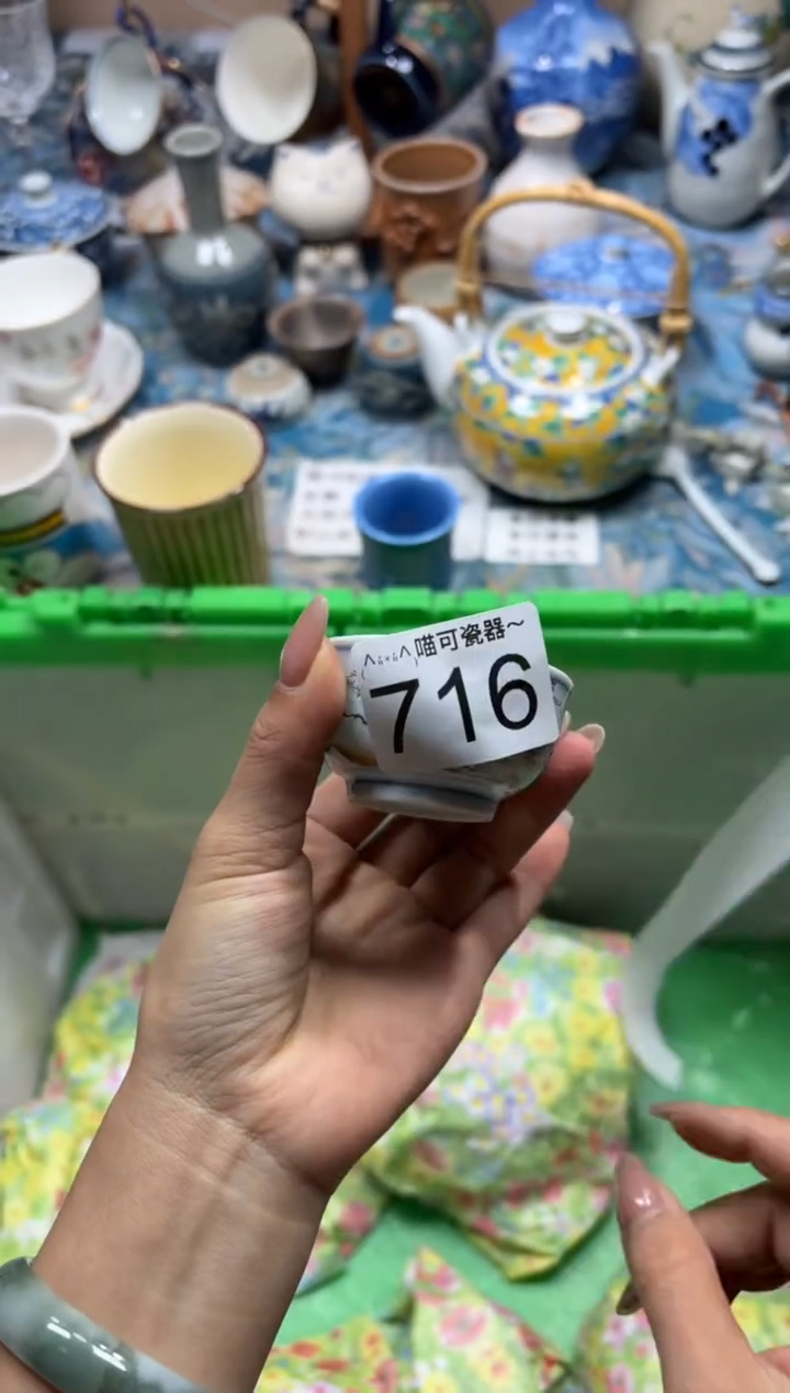 手工艺品琉璃小**?716