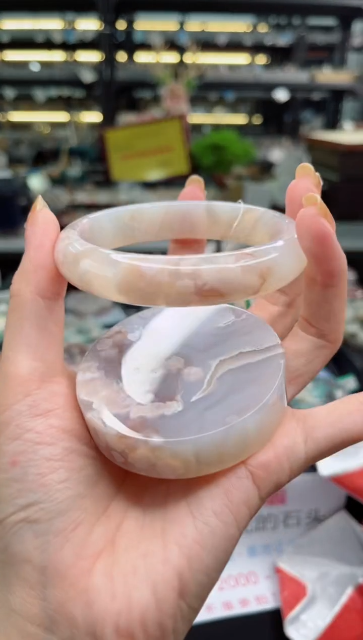 【闪购商品】石英质玉手镯未镶嵌64圈口（赠品镯心）3147355