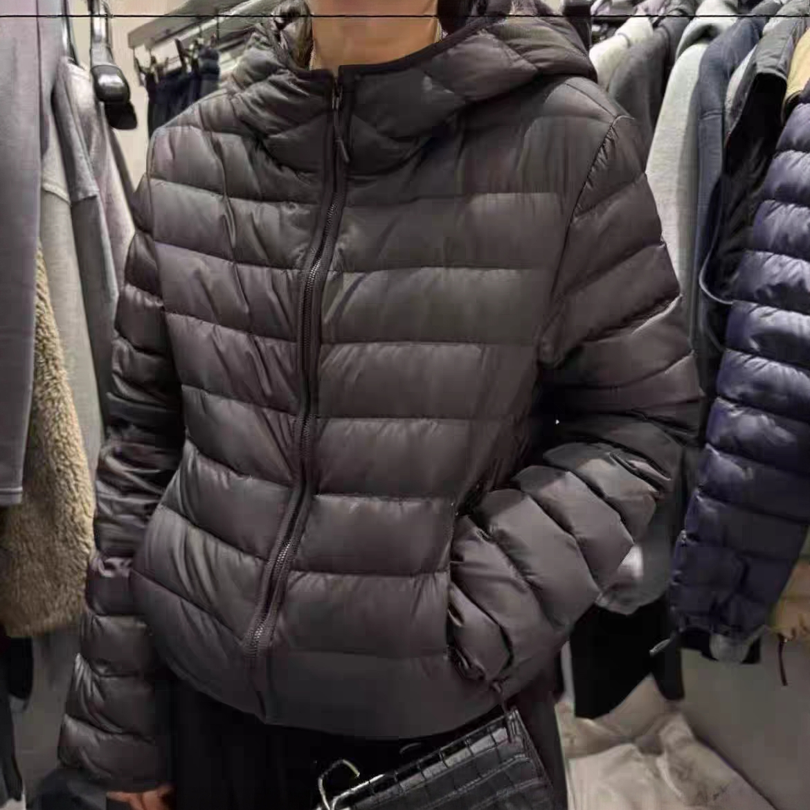 泡菜 tug 2025新款连帽拉链排骨羽绒服 外套女