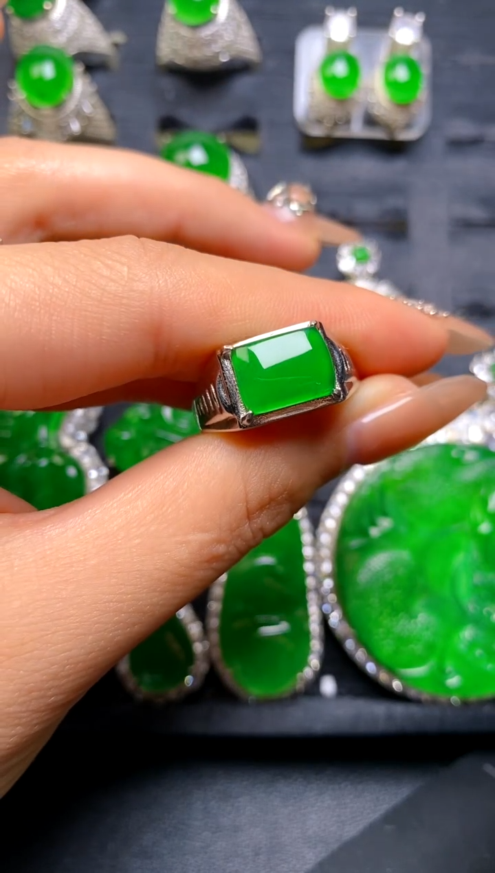 【闪购商品】翡翠戒指银S925镶嵌马鞍戒