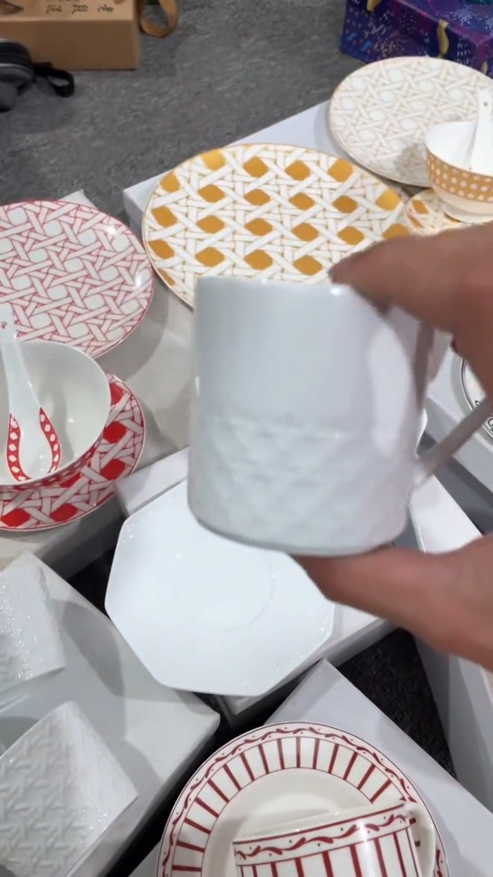 瓷片大牌瓷器大放漏！！！！