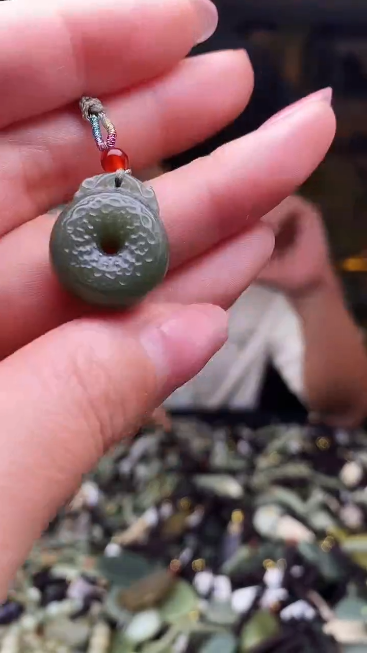 颈饰未镶嵌和田玉多样性发货，拍一发一