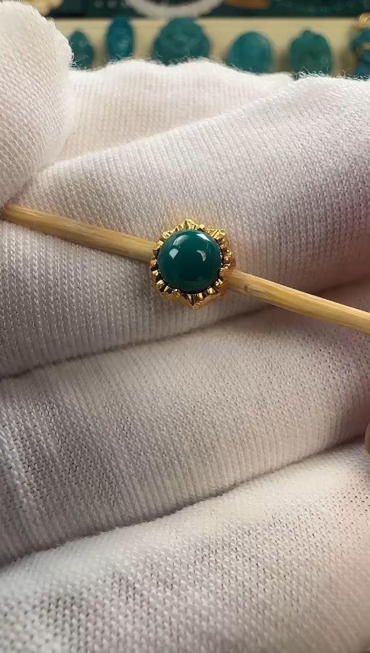 18K金镶嵌绿松石背云18K金镶嵌 绿松石 背云