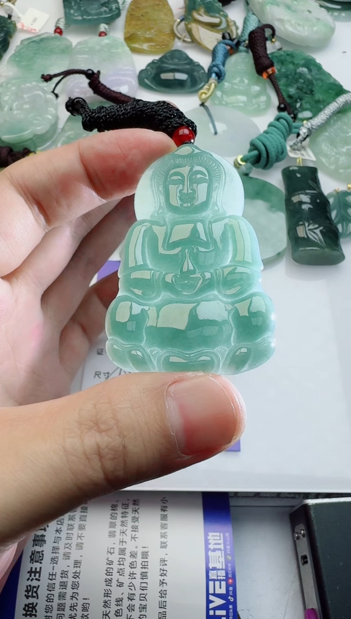 【闪购商品】翡翠吊坠(不含链)未镶嵌多样性随机发其一