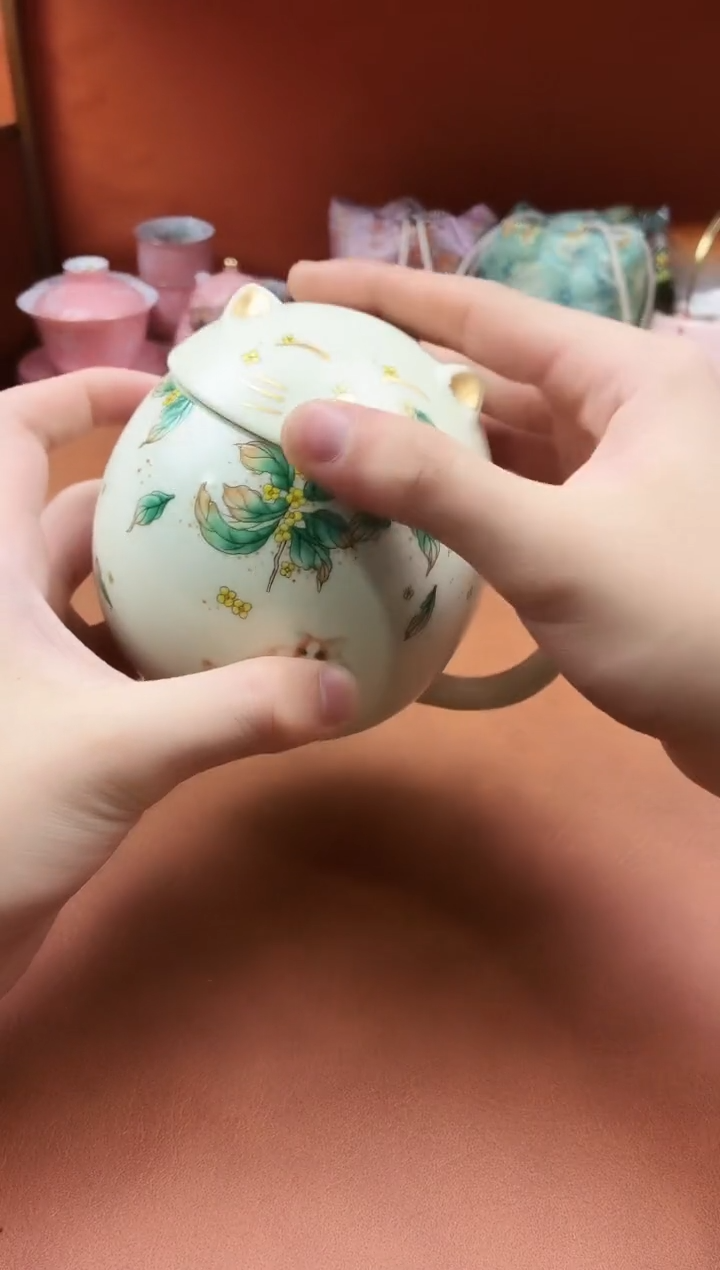 陶瓷掐丝银缠枝纹