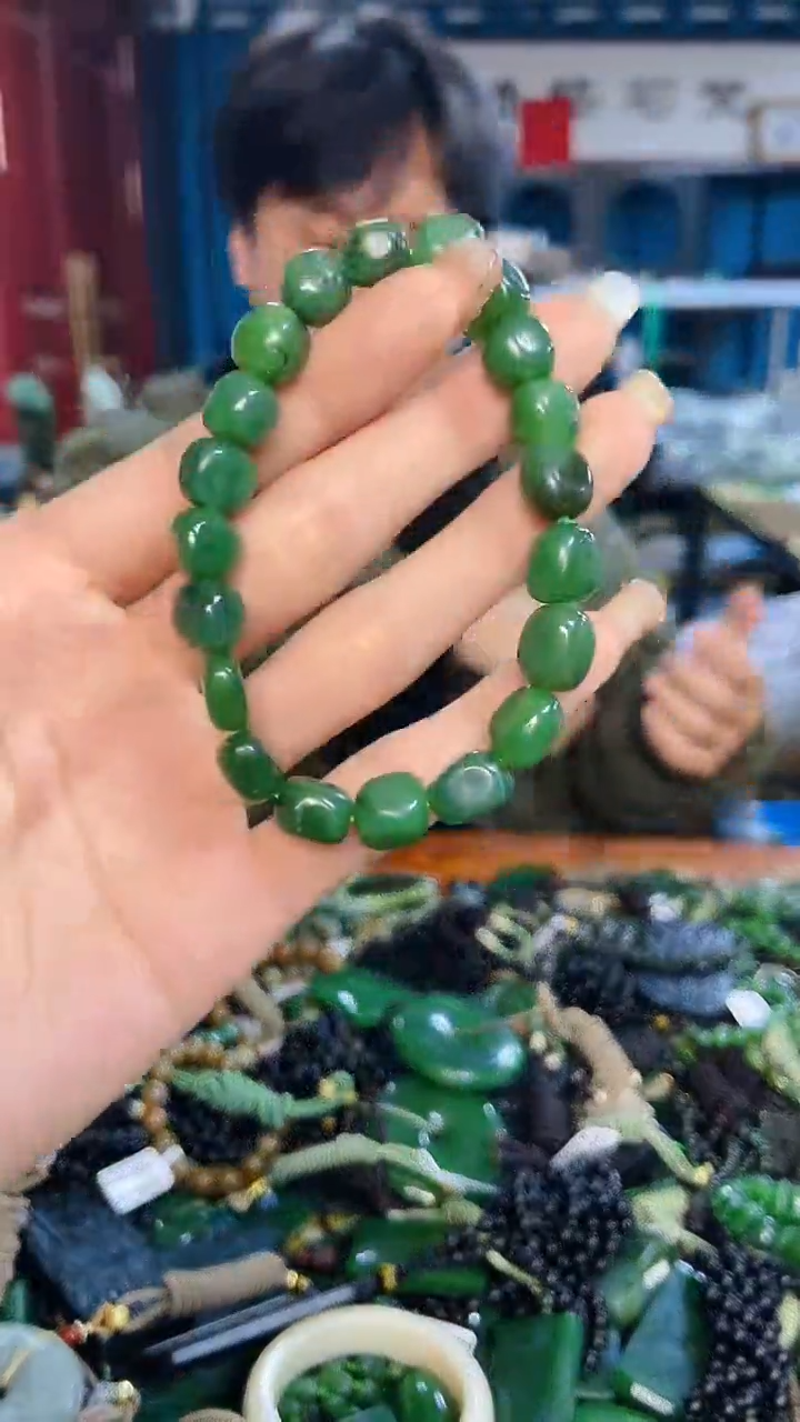 未镶嵌和田玉挂件1