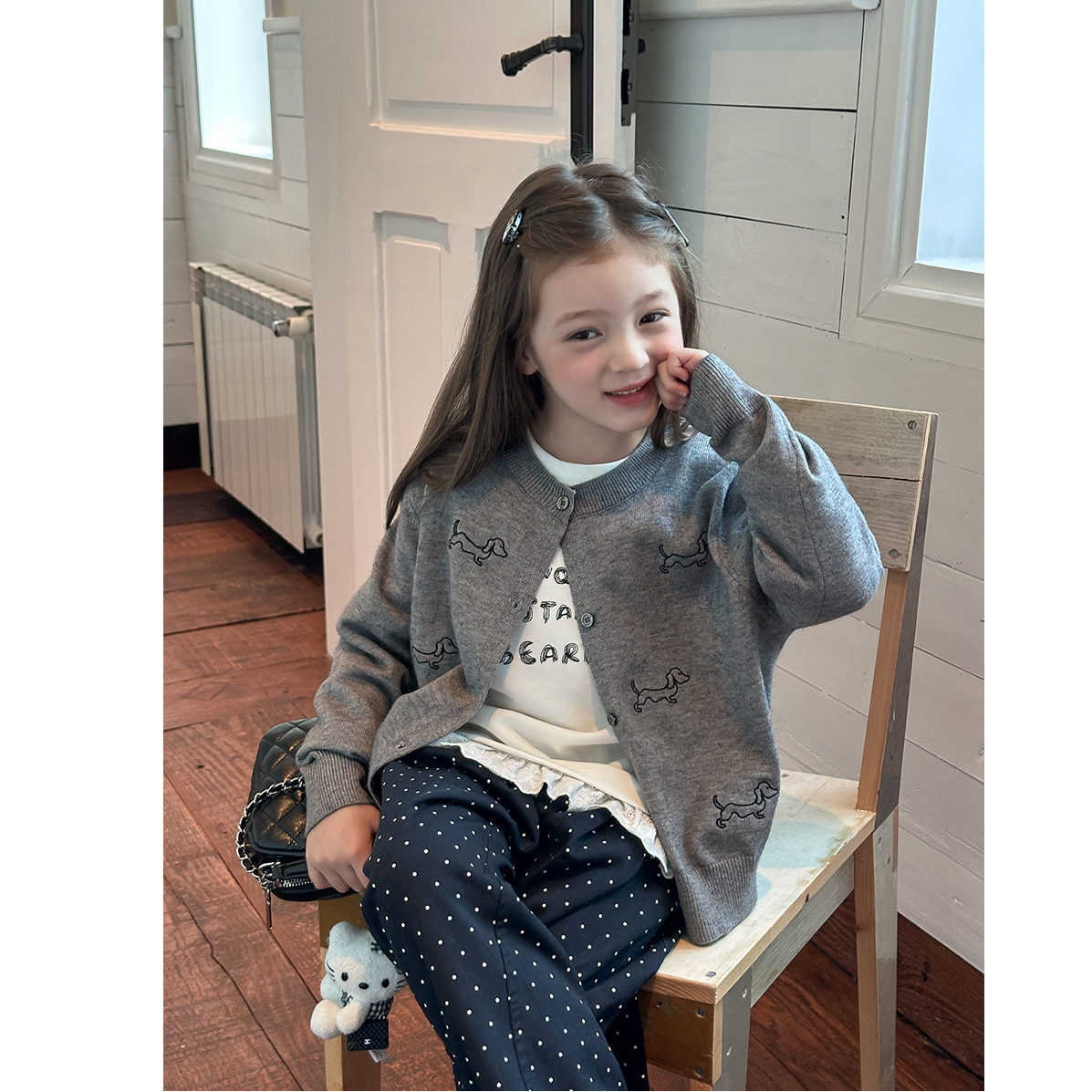 【惊喜】女童洋气休闲卡通满刺绣小狗儿童针织开衫外套25F076