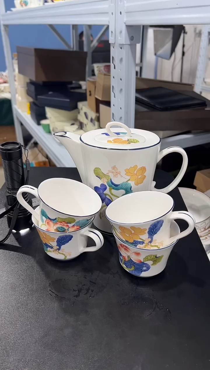 杯子骨瓷（简装）荷花  一壶  四杯