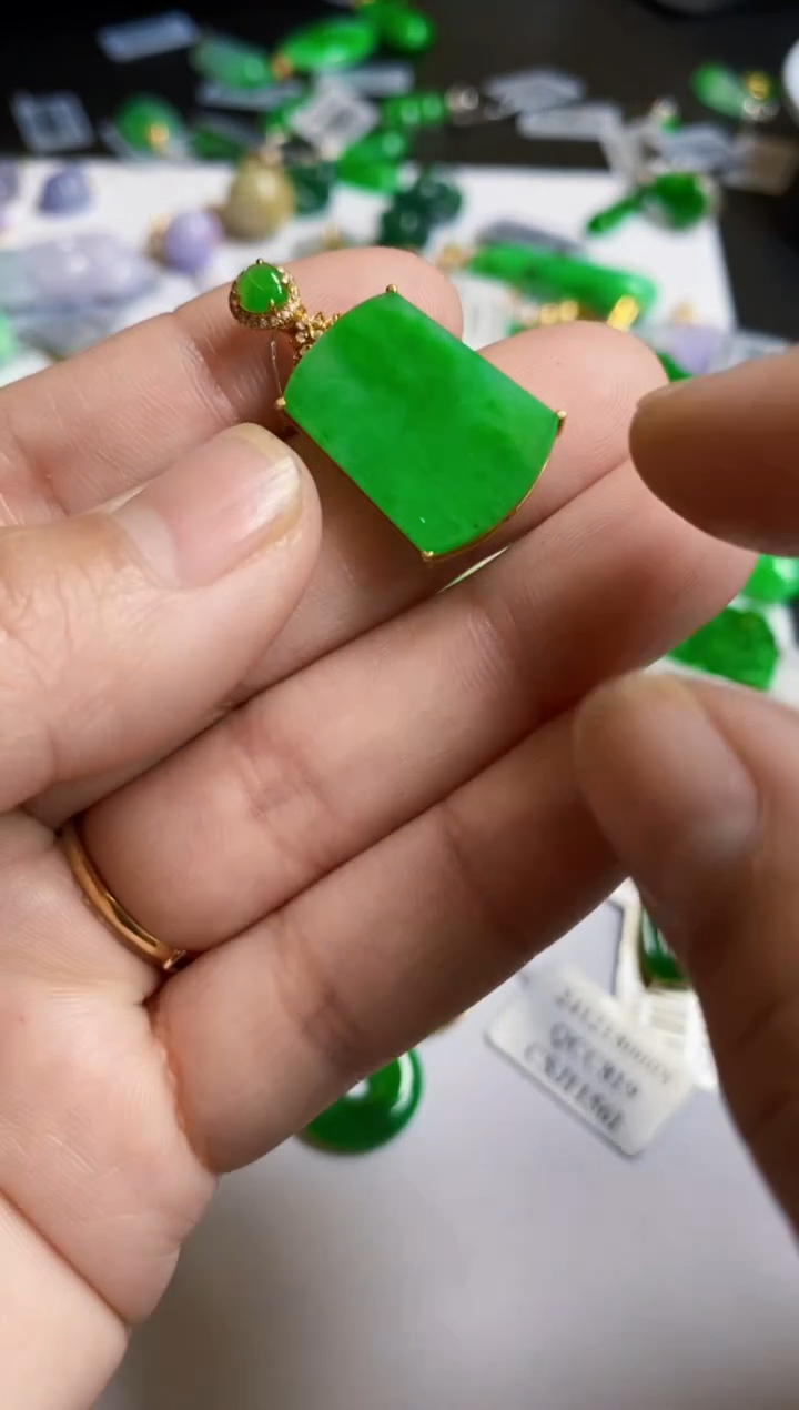 【闪购商品】翡翠颈饰未镶嵌吊坠