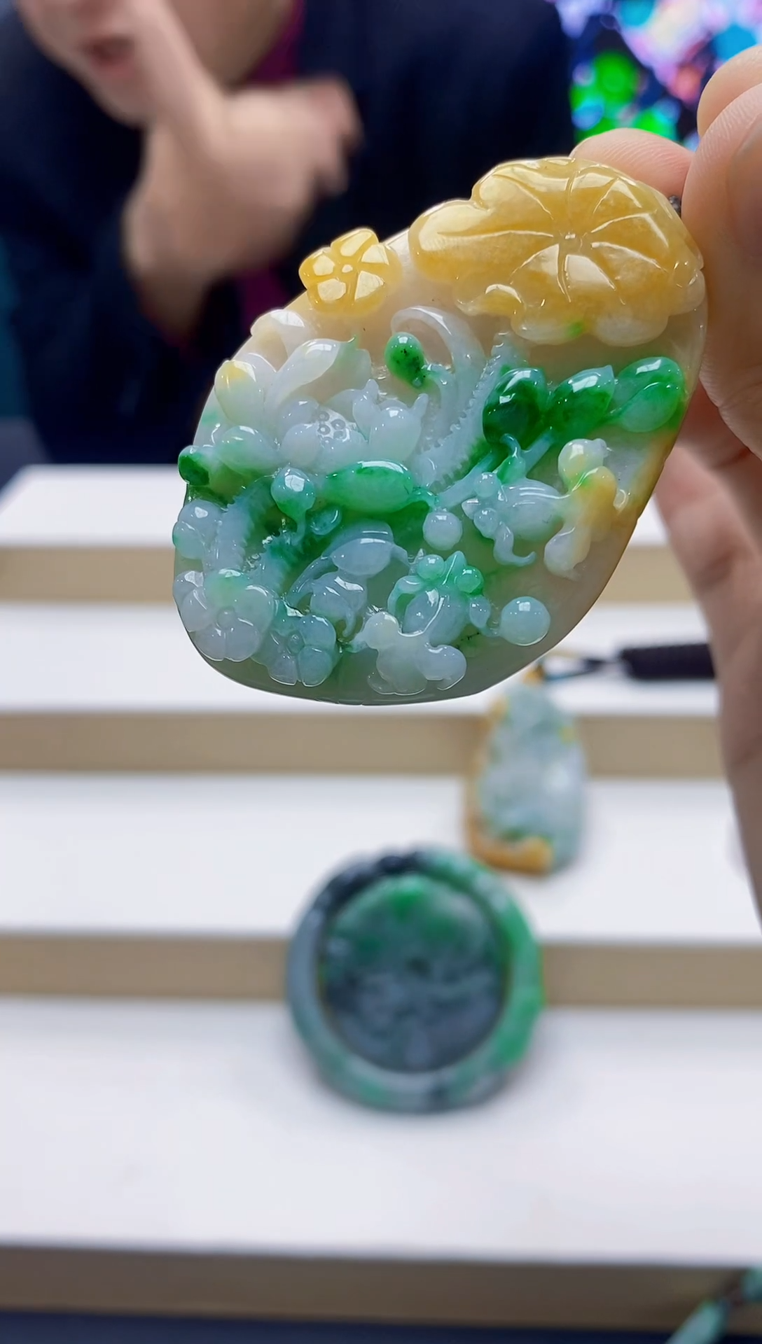 未镶嵌定制翡翠-毛货挂件 （赠珠链）30