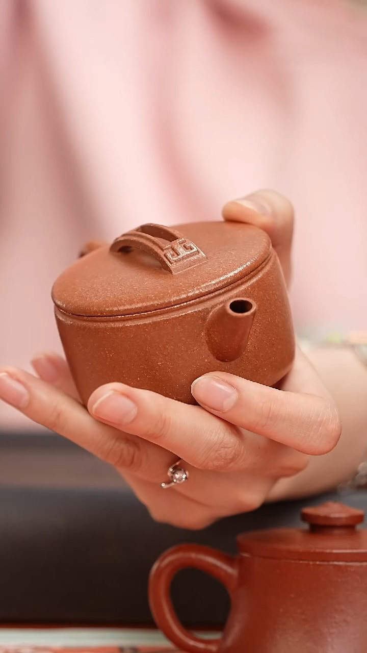 【闪购商品】紫砂茶壶黄降坡泥光素开窗钮汉瓦130cc