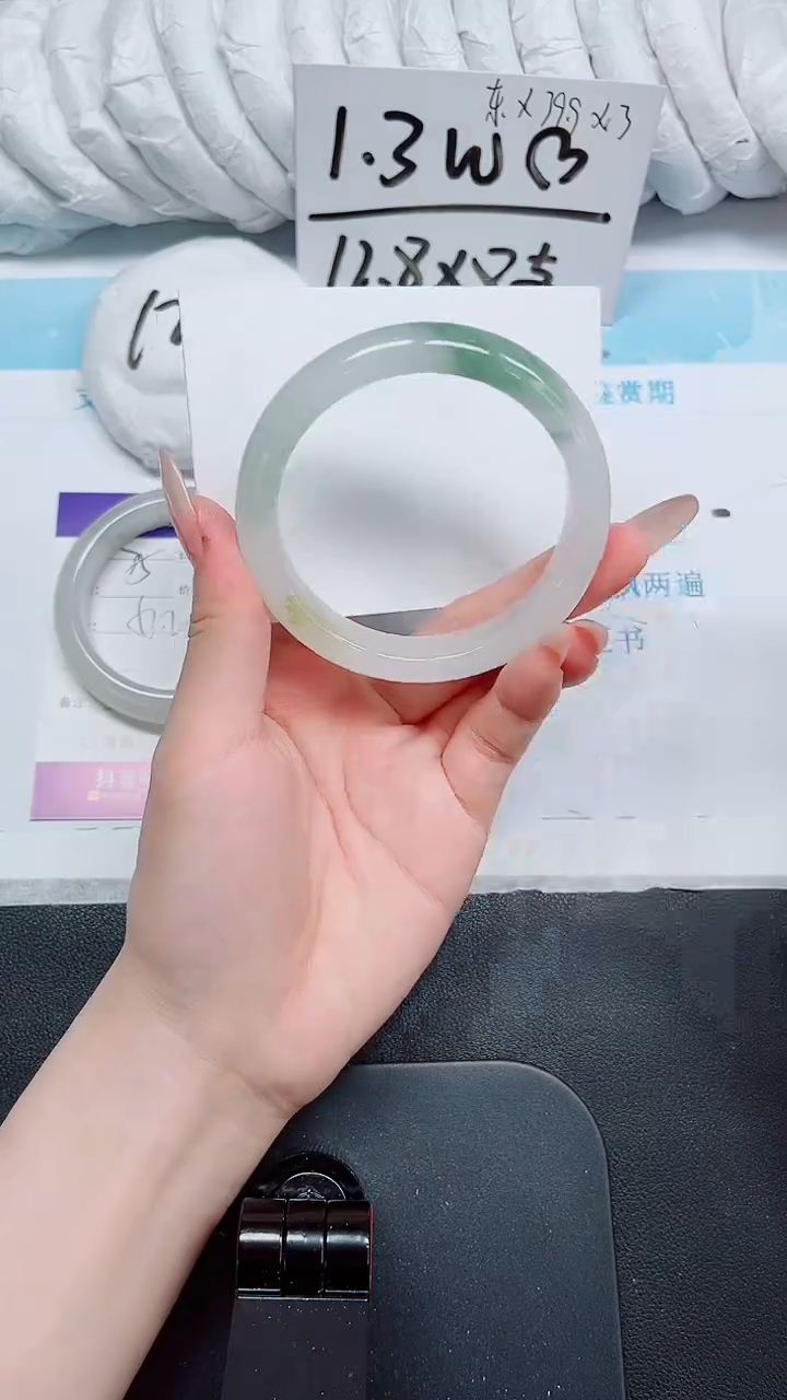 石英质玉手镯未镶嵌76-58